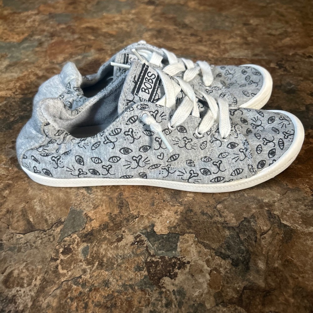 Bobs From Skechers Cat Print Shoes Womens Size 8 Gray Slip On Sneakers